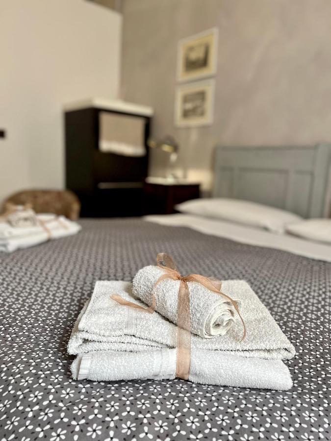 Giulia Apartment And Room Bologna Esterno foto